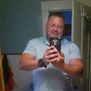 Meet your Posher, Dennis